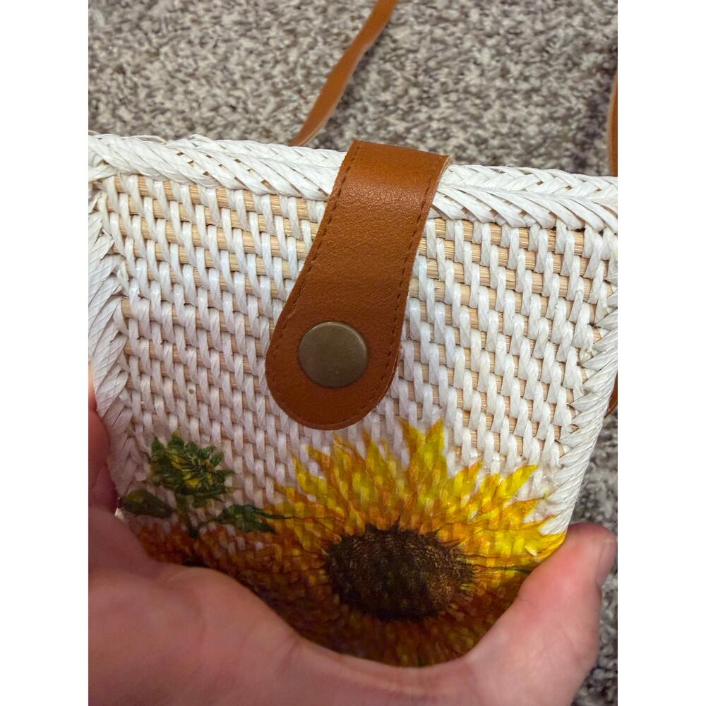 White Woven Rattan Sunflower Crossbody Bag Brown Strap Phone Purse Bali Style - Picture 3 of 6